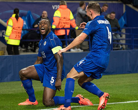 leicester viet tiep chuyen co tich o champions league