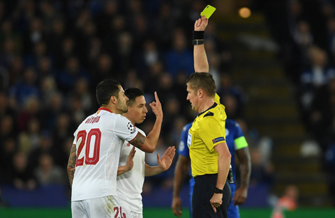 leicester viet tiep chuyen co tich o champions league