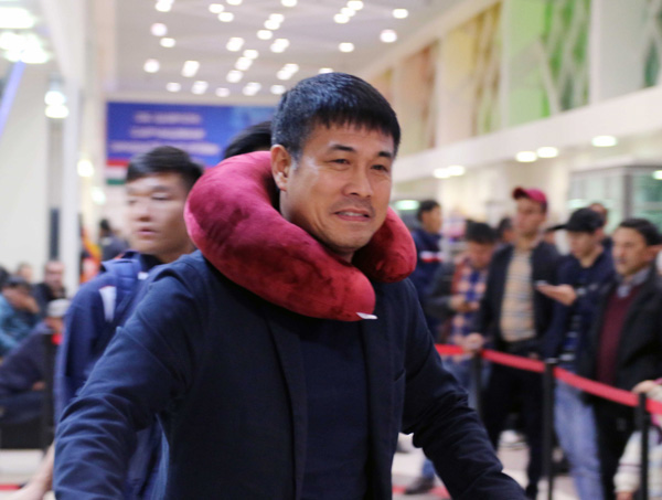 Văn Quyết, ĐTVN, VFF, HLV Hữu Thắng