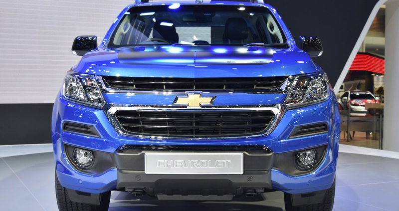 chiem nguong chevrolet colorado high country storm 2017