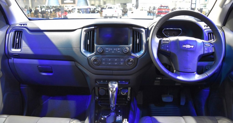 chiem nguong chevrolet colorado high country storm 2017