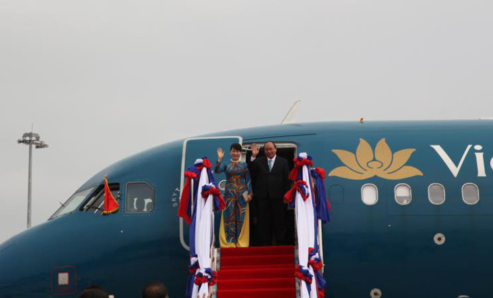 le don chinh thuc thu tuong nguyen xuan phuc va phu nhan tham lao