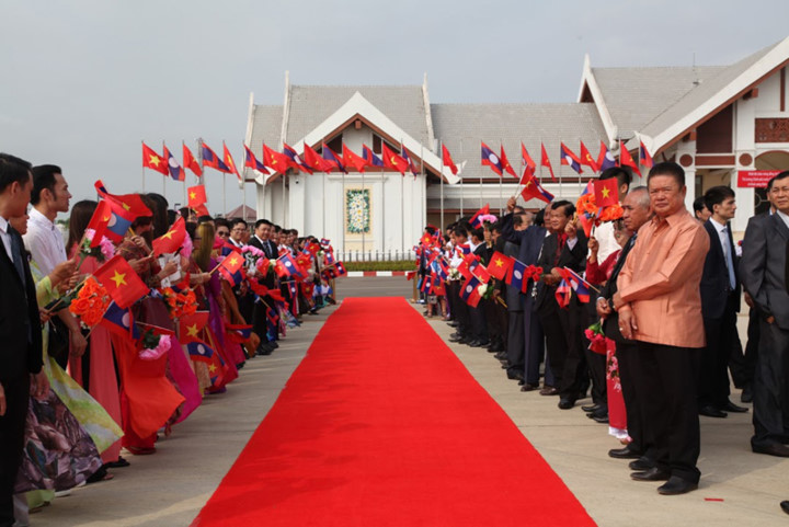 le don chinh thuc thu tuong nguyen xuan phuc va phu nhan tham lao