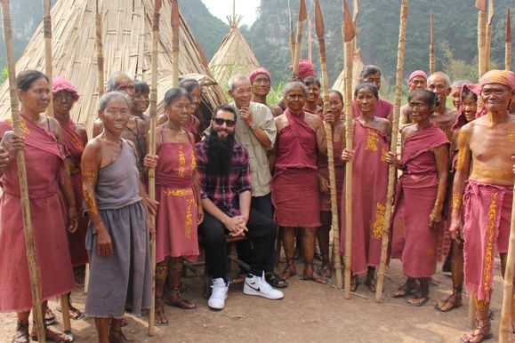 dao dien kong ve tham phim truong va tho dan ninh binh