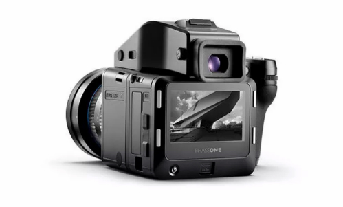 IQ3 100MP Achromatic có giá 50.000 USD