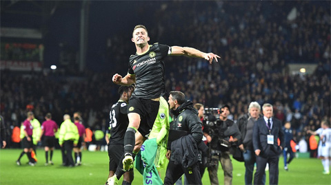 vuot ai west brom chelsea vo dich ngoai hang anh truoc 2 vong