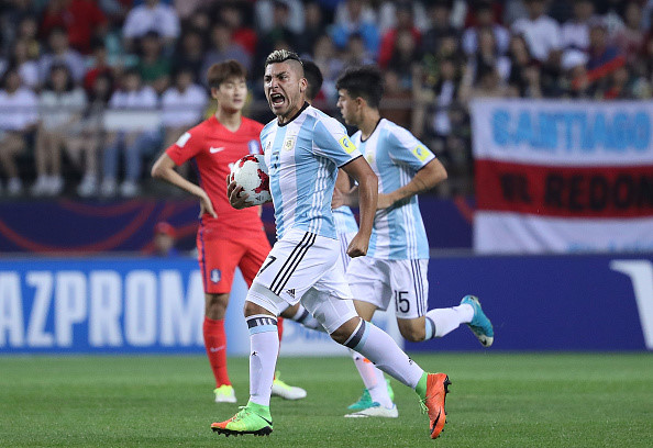 cap sao tre barca toa sang u20 han quoc day argentina den bo vuc