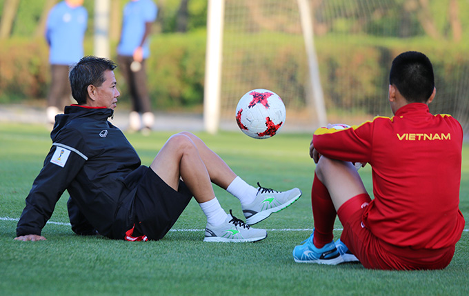 nu cuoi tro lai voi u20 viet nam truoc tran gap honduras