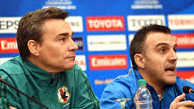 HLV Miguel Rodrigo (trái) khi còn dẫn dắt ĐTQG Nhật Bản