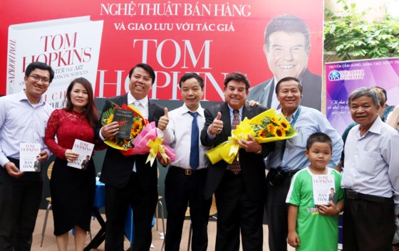 Huyền thoại bán hàng số 1 nước Mỹ đến Việt Nam ảnh 3