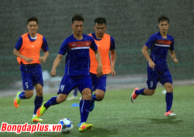 hlv mai duc chung khong giau bai dt viet nam doi mua cho don campuchia