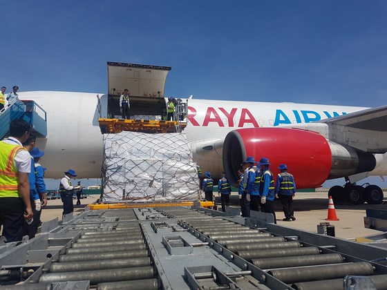 Hàng cứu trợ từ Cộng đồng ASEAN đến Việt Nam ảnh 2