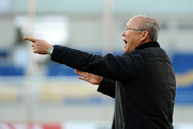 bao chau a dat dau hoi ve chien thuat dung xe bus cua u23 viet nam