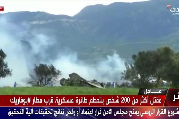 anh hien truong vu tai nan may bay quan su tham khoc o algeria