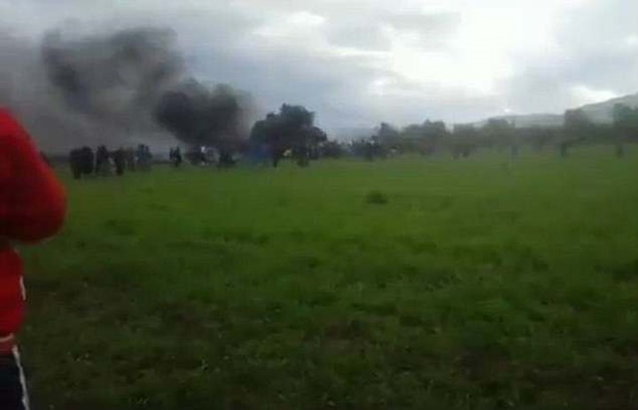 anh hien truong vu tai nan may bay quan su tham khoc o algeria