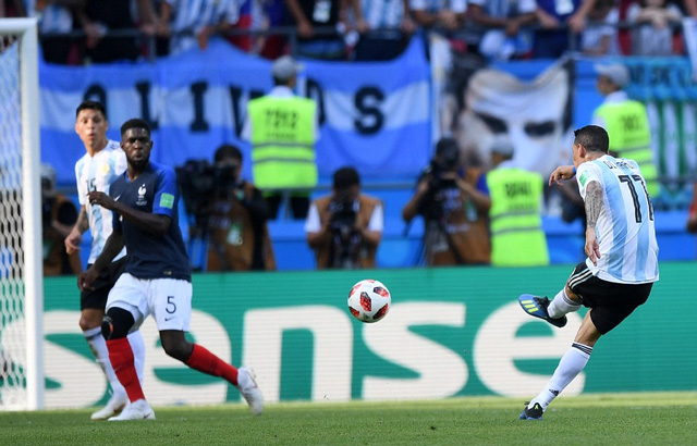 Pháp 4-3 Argentina: Mbappe tỏa sáng tiễn Messi về nước