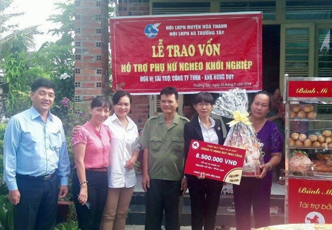 Description: D:\BTNO 2018\Thang 09\29.09\mail\xa hoi\diem tin_trao von.JPG