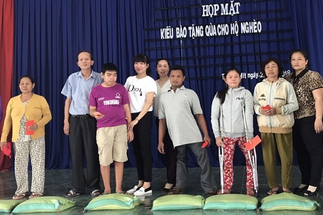 Description: D:\BTNO 2018\Thang 09\29.09\mail\xa hoi\diem tin_truong mit.JPG