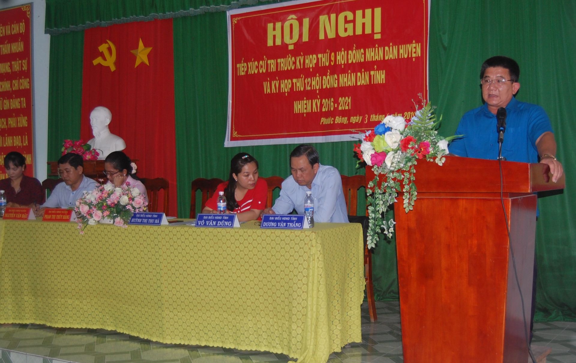 Description: E:\BTNO 2019\Thang 06\04.6\Doc Trua\Tiep xuc cu tri\Cong Kha\cu tri 3.JPG