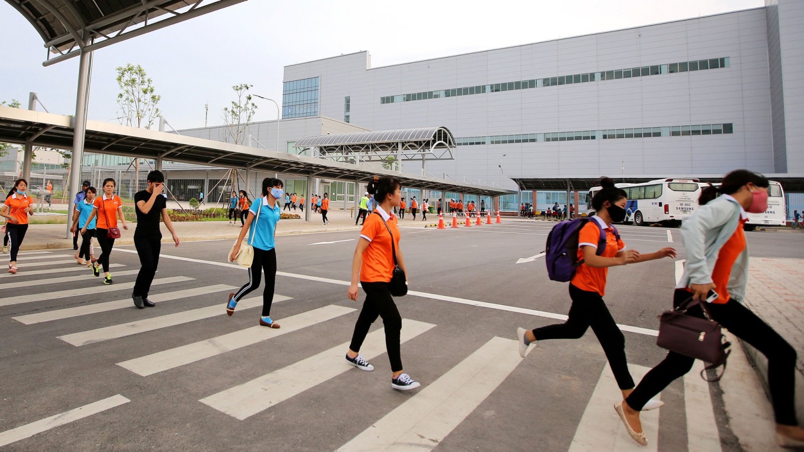 Description: http://image.baoangiang.com.vn/fckeditor/upload/2019/20191004/images/tq-het-thoi-cong-xuong-toan-cau-viet-nam-huong-loi-1.jpeg