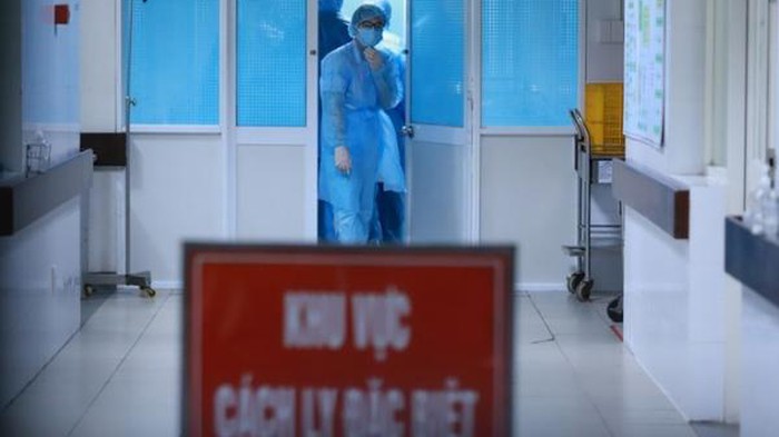 Description: https://media.suckhoedoisong.vn/Images/haiyen/2020/03/16/covid.jpg