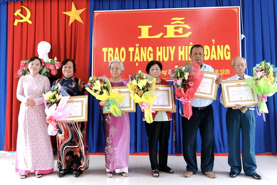 Description: https://api.baotayninh.vn/image/fckeditor/upload/2020/20200618/images/nguyen%20thi%20hong%20loan.jpg