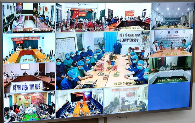Xuc dong buoi giao thua truc tuyen cua 18 benh vien dieu tri COVID-19 hinh anh 3