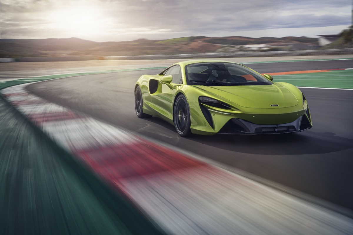 McLaren ra mắt siêu xe hybrid Artura