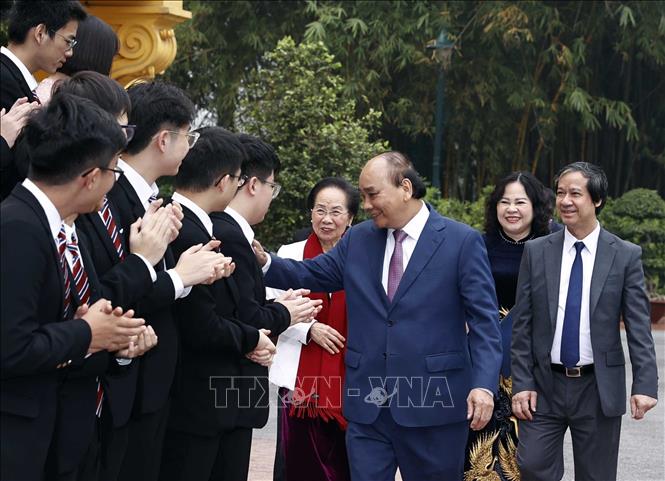 Chủ tịch nước gặp mặt học sinh đoạt giải Kỳ thi Olympic và Khoa học kỹ thuật quốc tế 2022